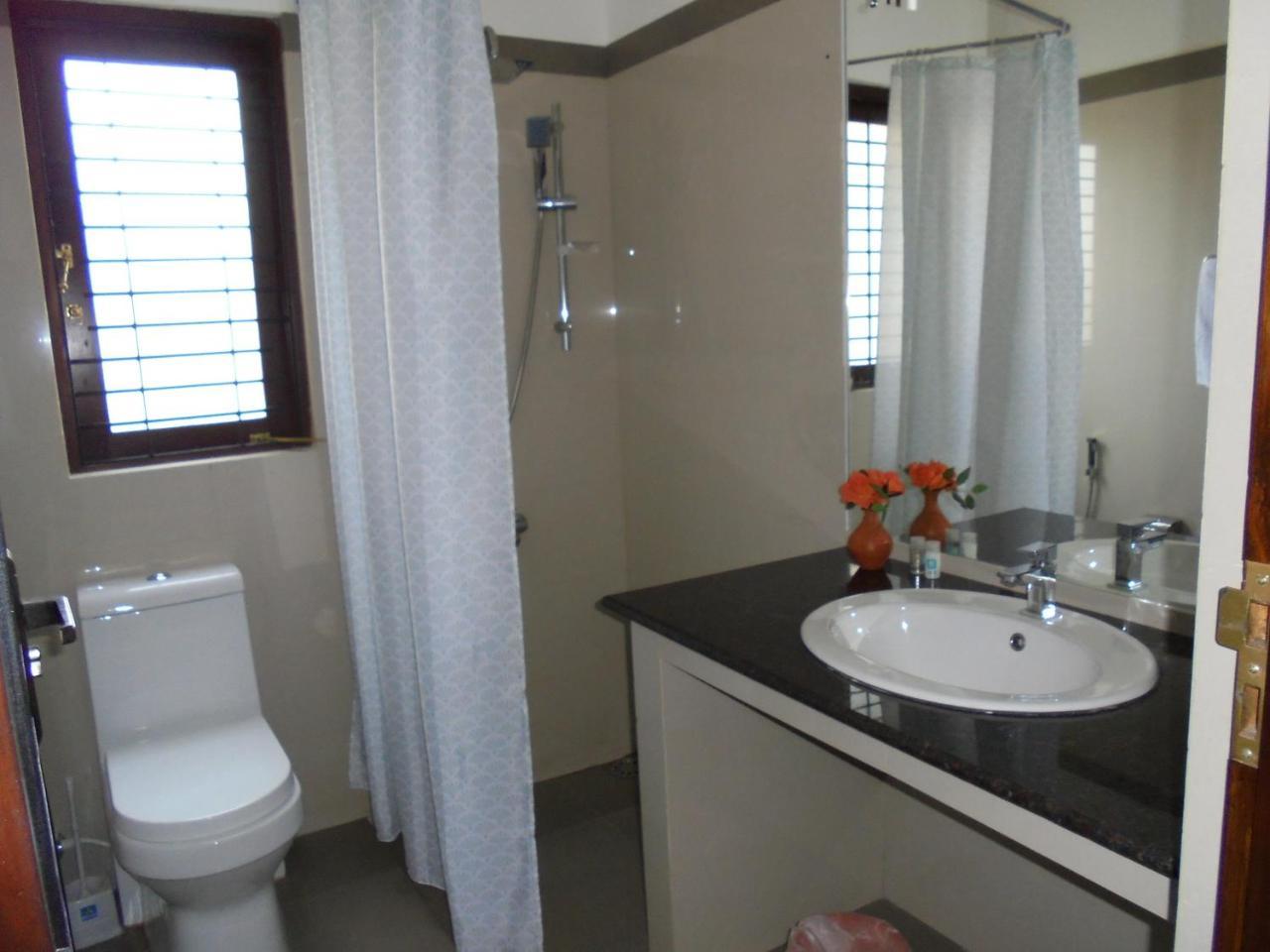 Jmf Hotel Negombo Kültér fotó