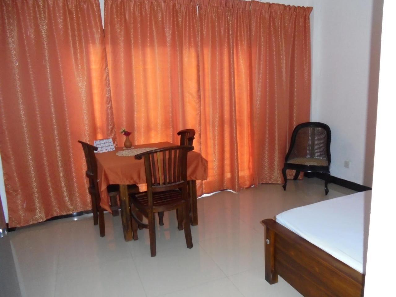 Jmf Hotel Negombo Kültér fotó