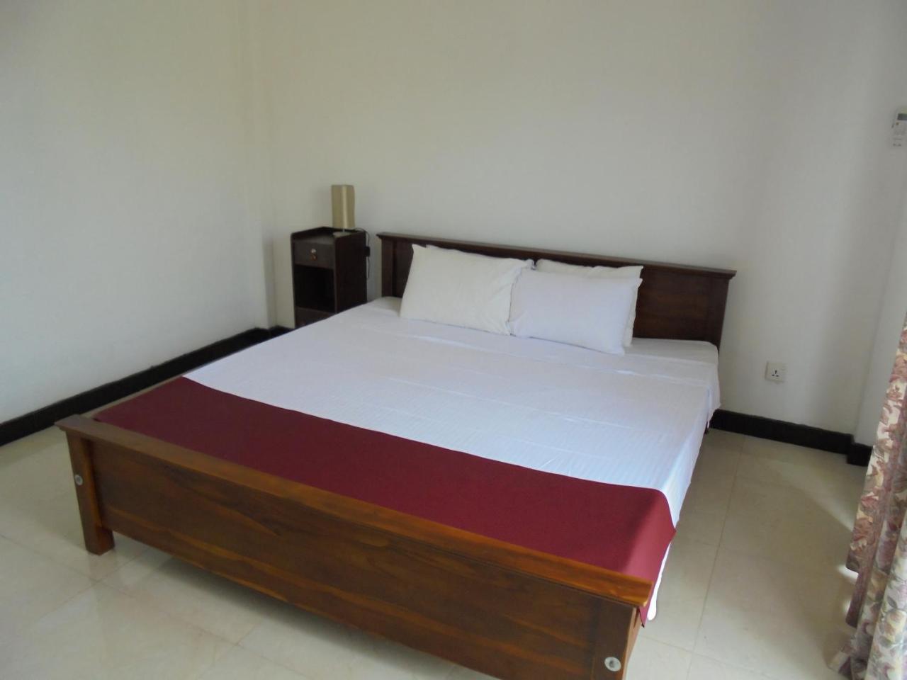 Jmf Hotel Negombo Kültér fotó