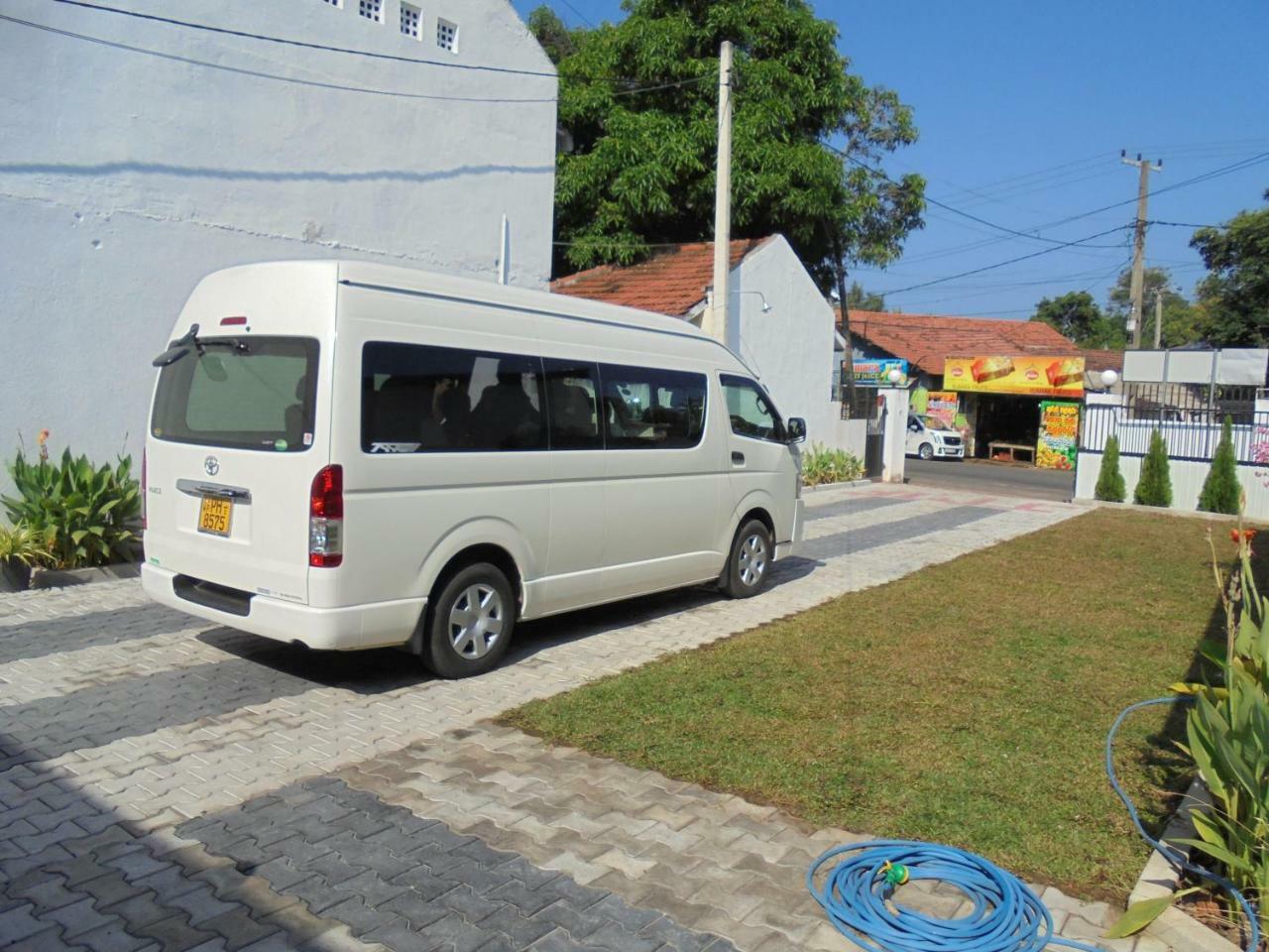 Jmf Hotel Negombo Kültér fotó