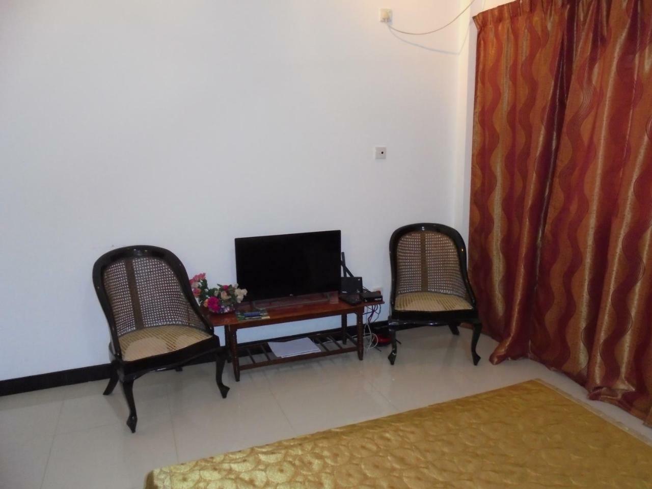Jmf Hotel Negombo Kültér fotó